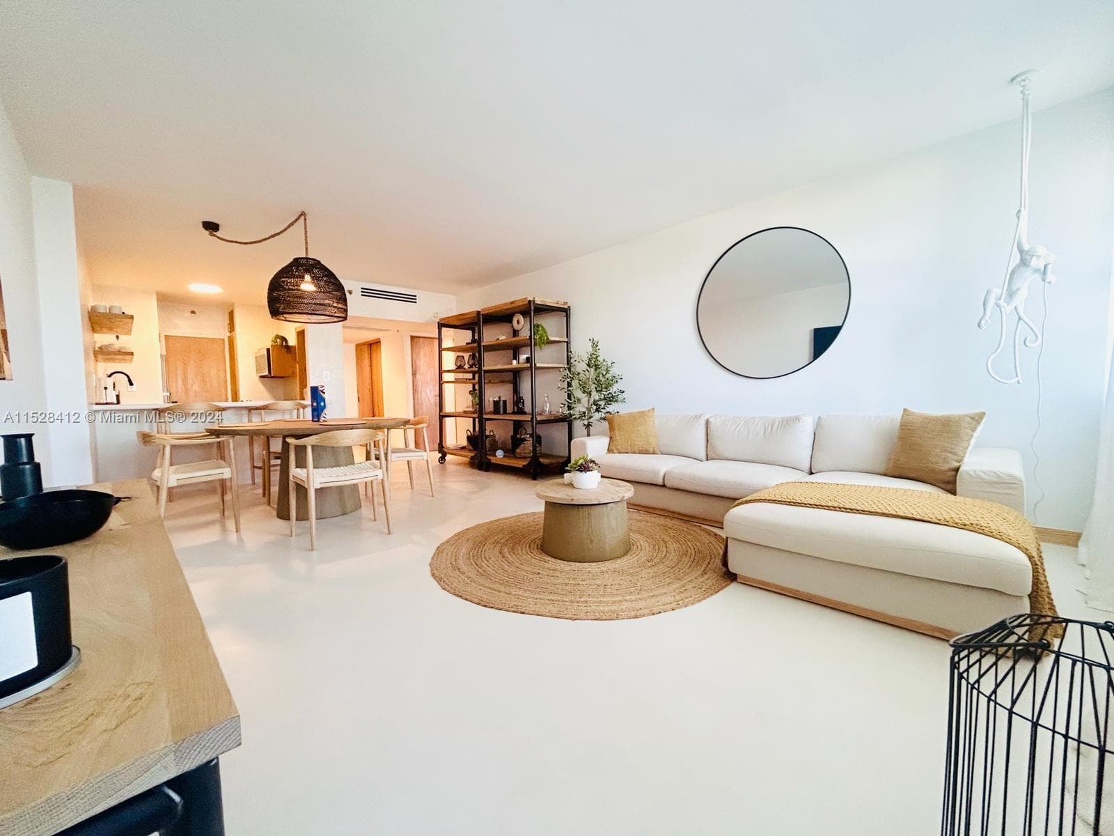 A11528412 — Miami Beach