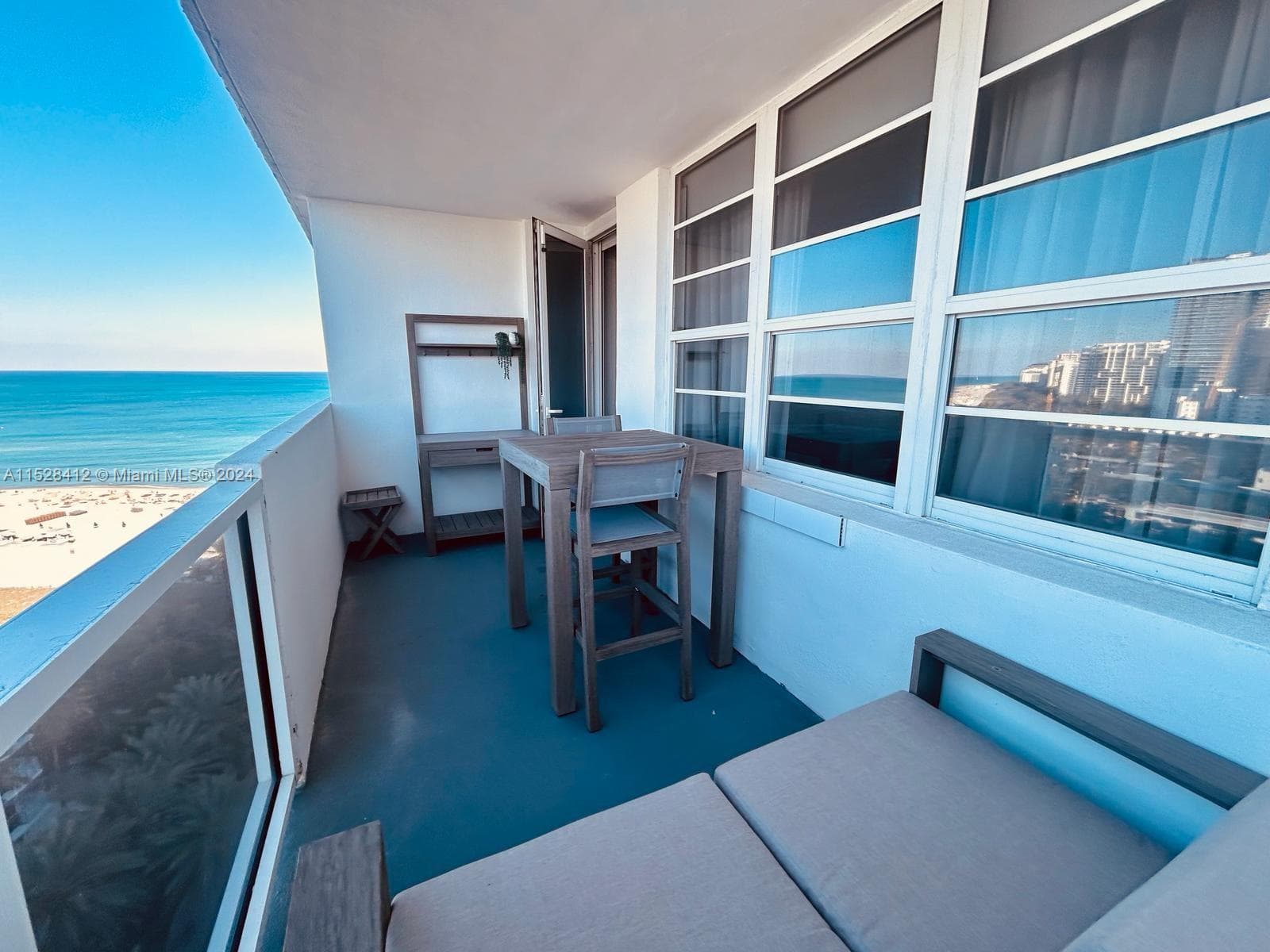 A11528412 — Miami Beach — 14