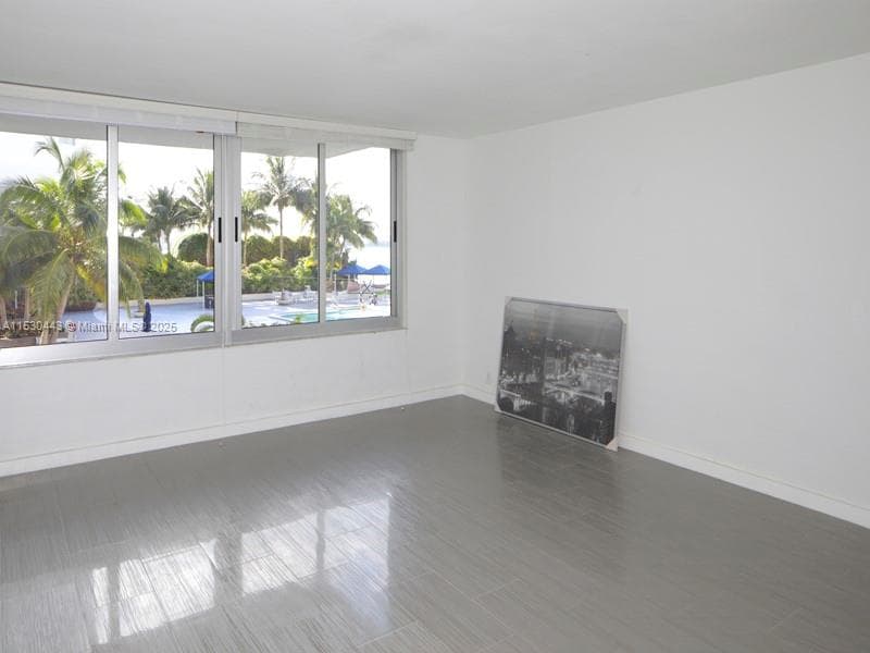 A11530443 — Miami Beach — 47