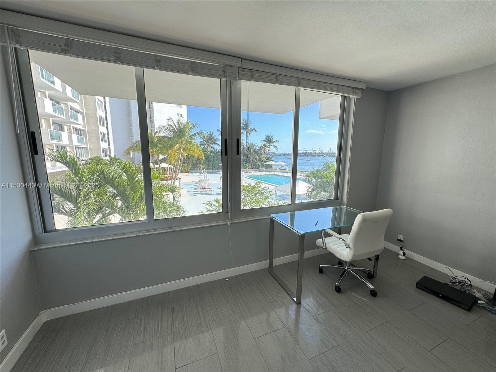 A11530443 — Miami Beach — 3