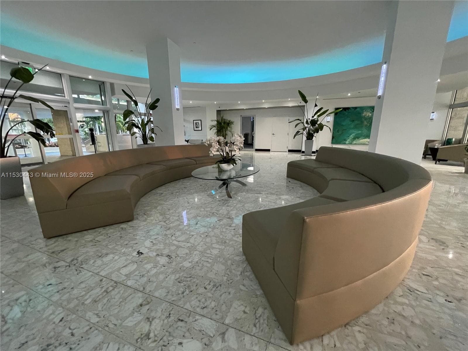 A11530443 — Miami Beach — 28