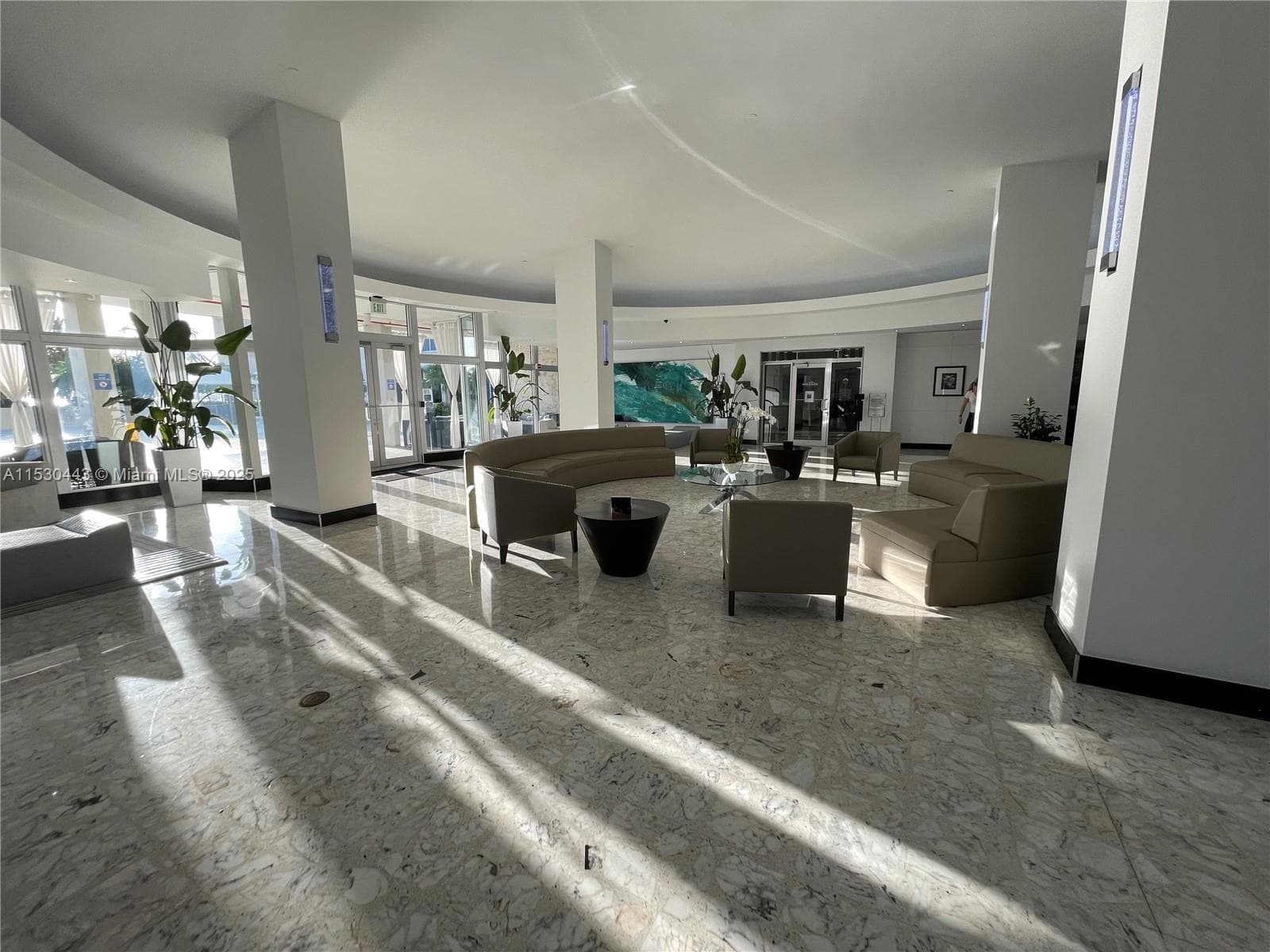 A11530443 — Miami Beach — 34