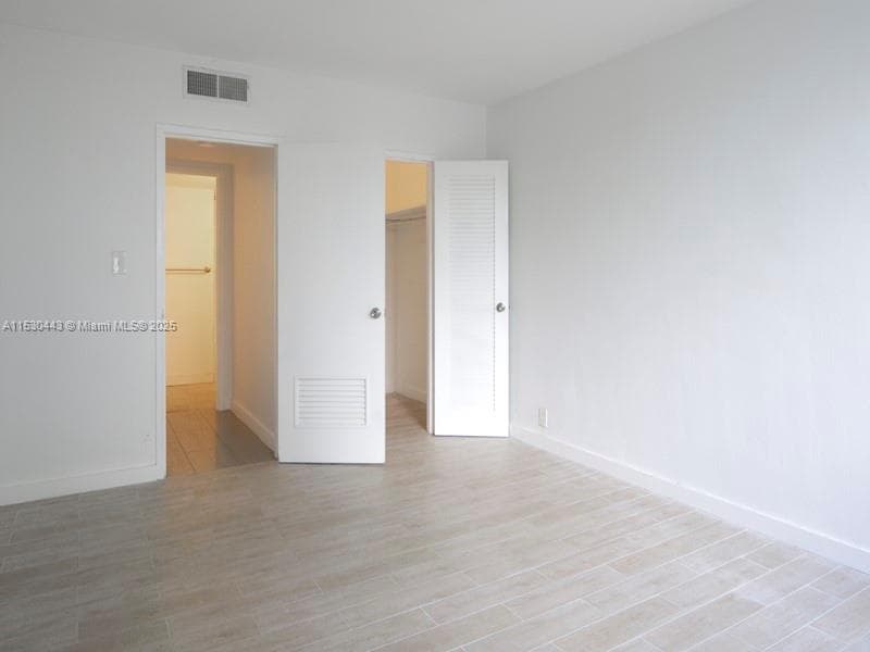 A11530443 — Miami Beach — 45