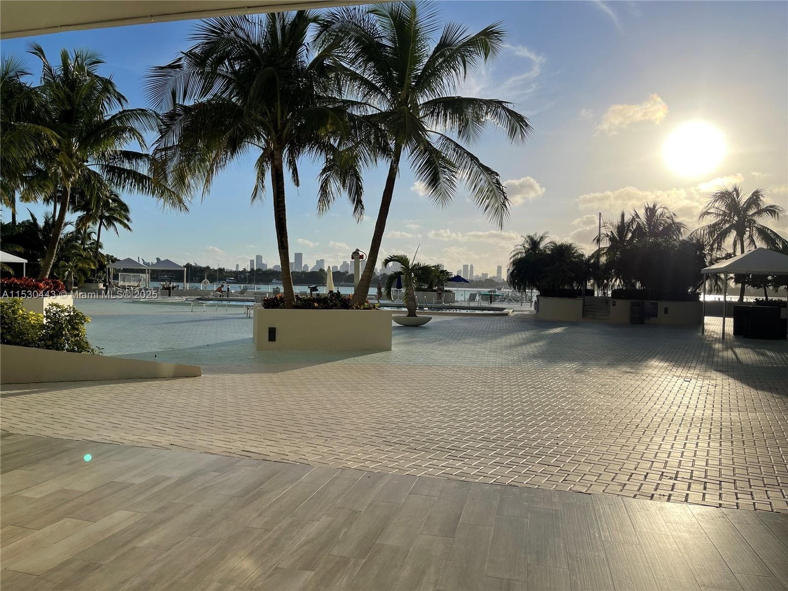 A11530443 — Miami Beach — 31