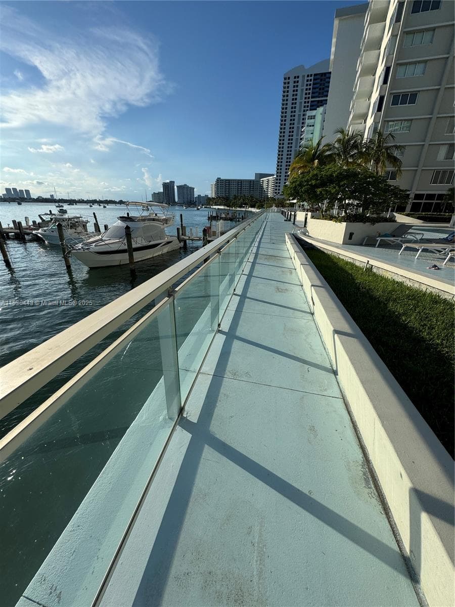 A11530443 — Miami Beach — 39
