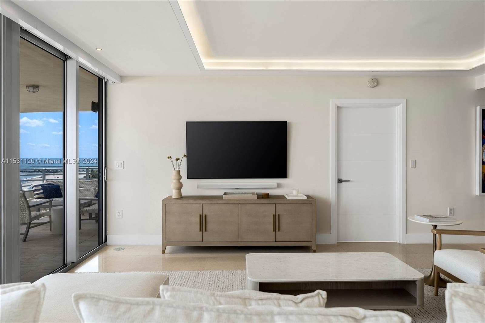 A11531120 — Miami Beach — 6