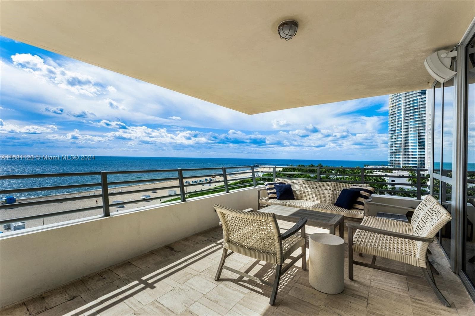 A11531120 — Miami Beach — 28