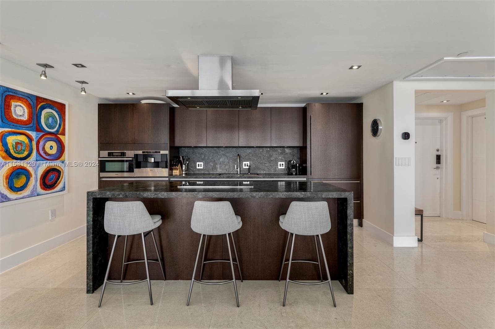 A11531120 — Miami Beach — 11