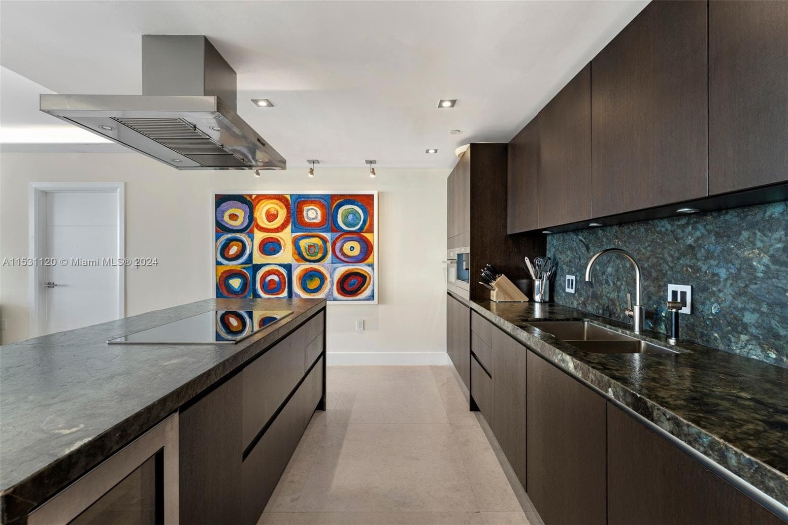 A11531120 — Miami Beach — 8
