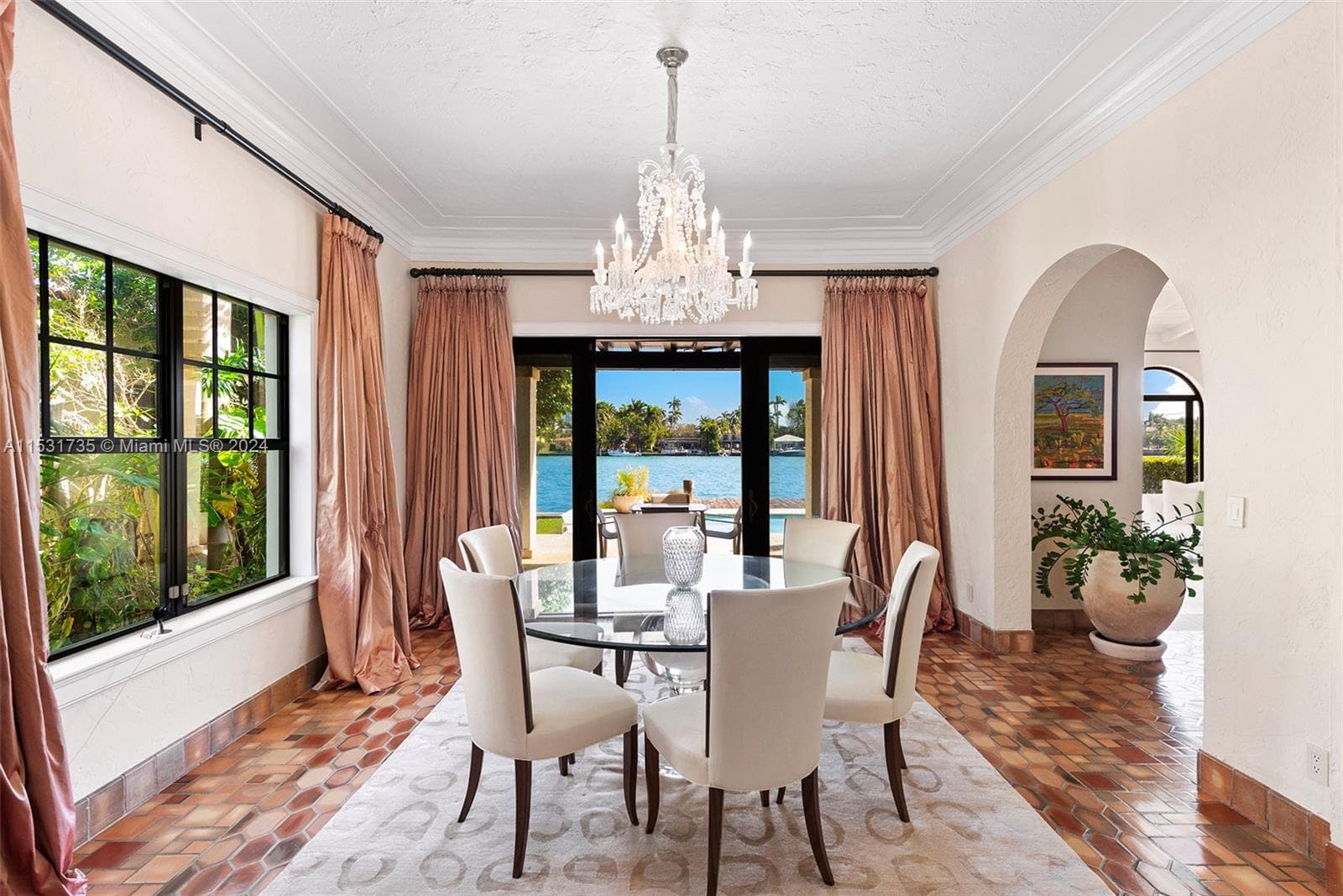 A11531735 — Miami Beach — 22