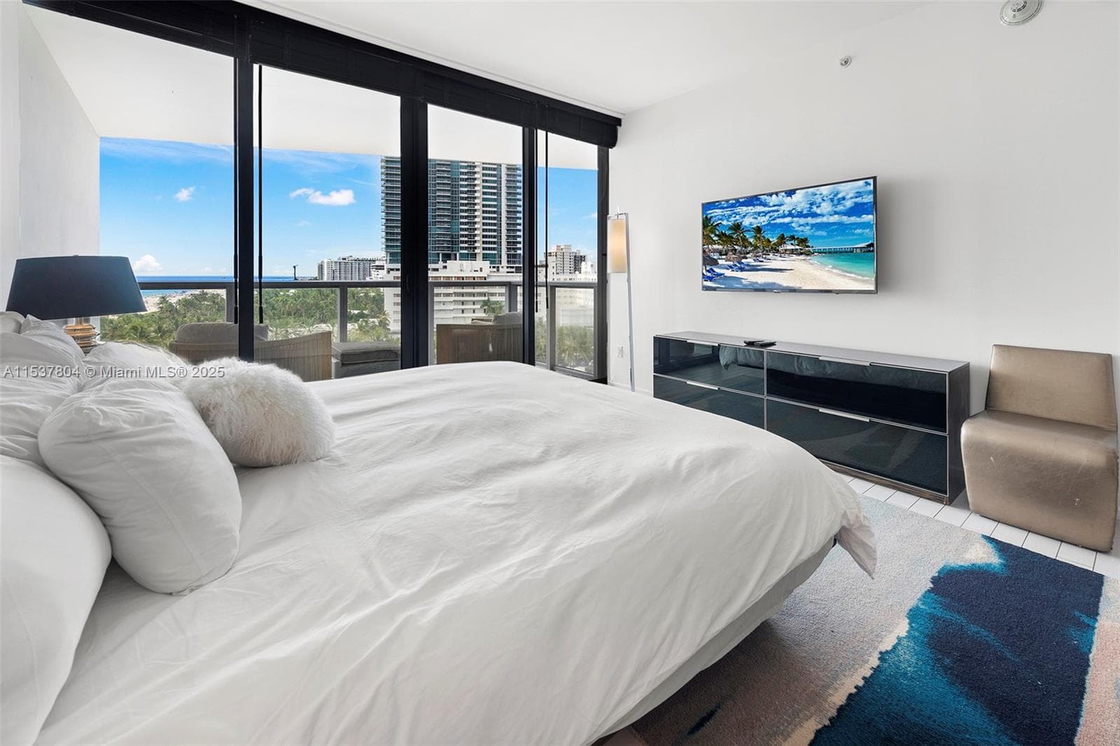 A11537804 — Miami Beach — 17