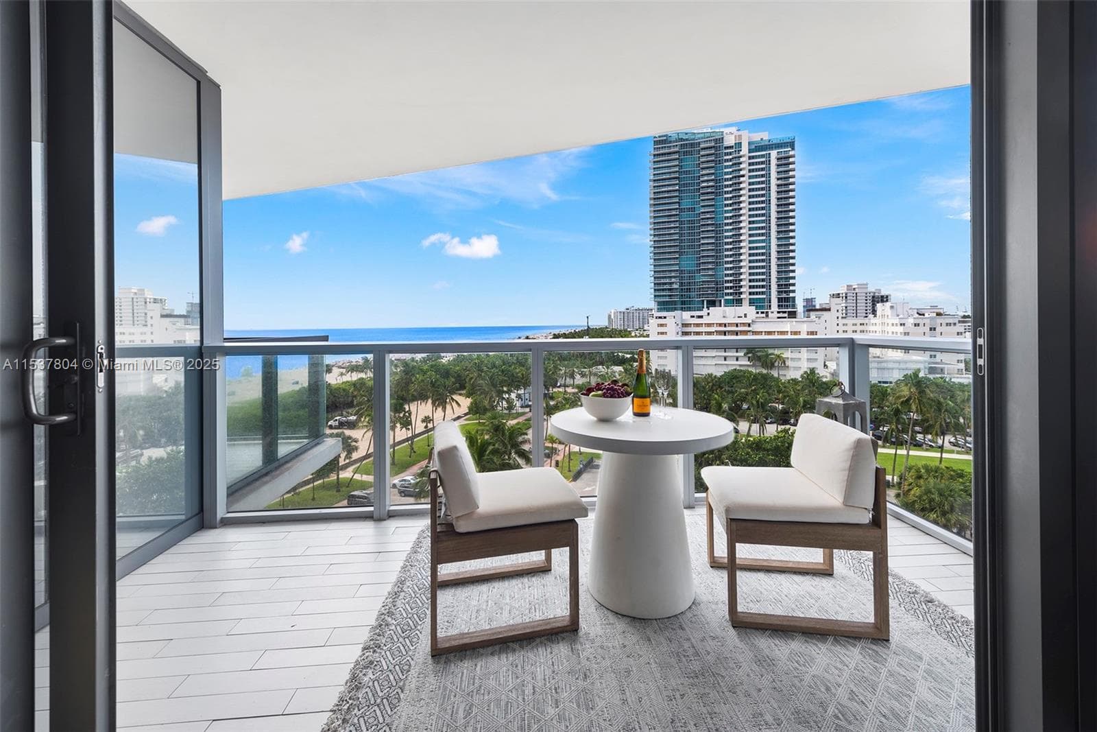 A11537804 — Miami Beach — 28