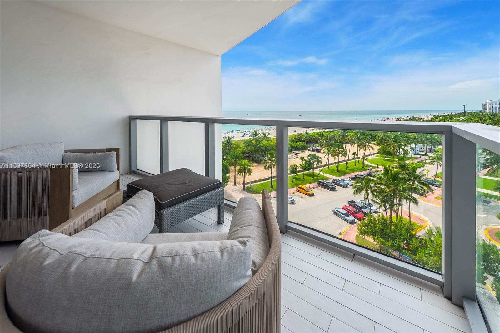 A11537804 — Miami Beach — 20