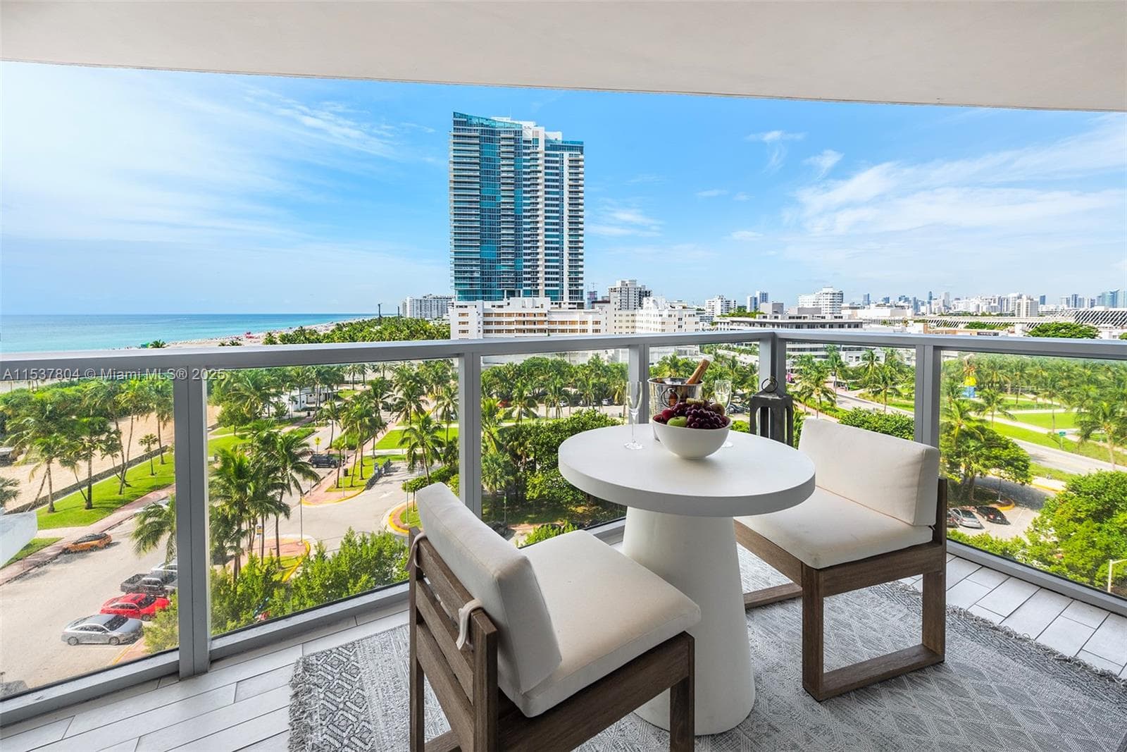 A11537804 — Miami Beach — 30