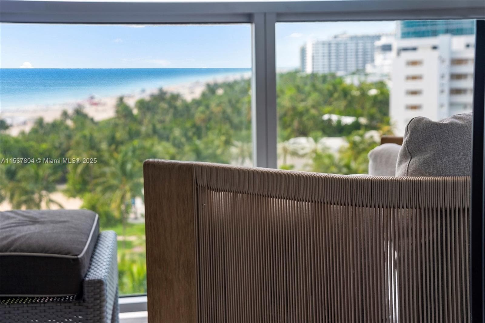 A11537804 — Miami Beach — 19