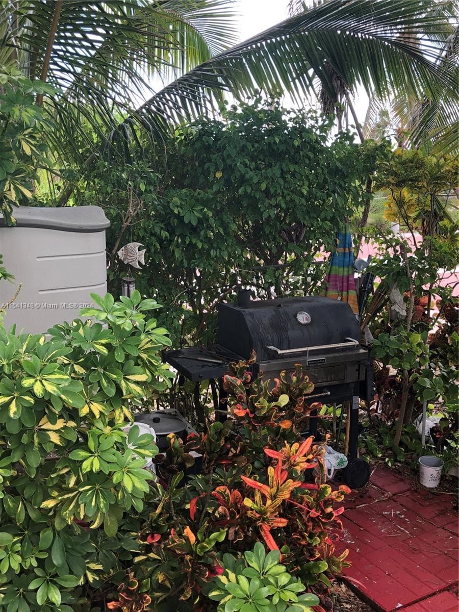 A11541348 — Miami Beach — 11