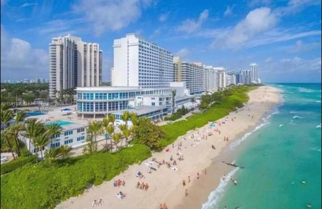 A11541395 — Miami Beach — 6