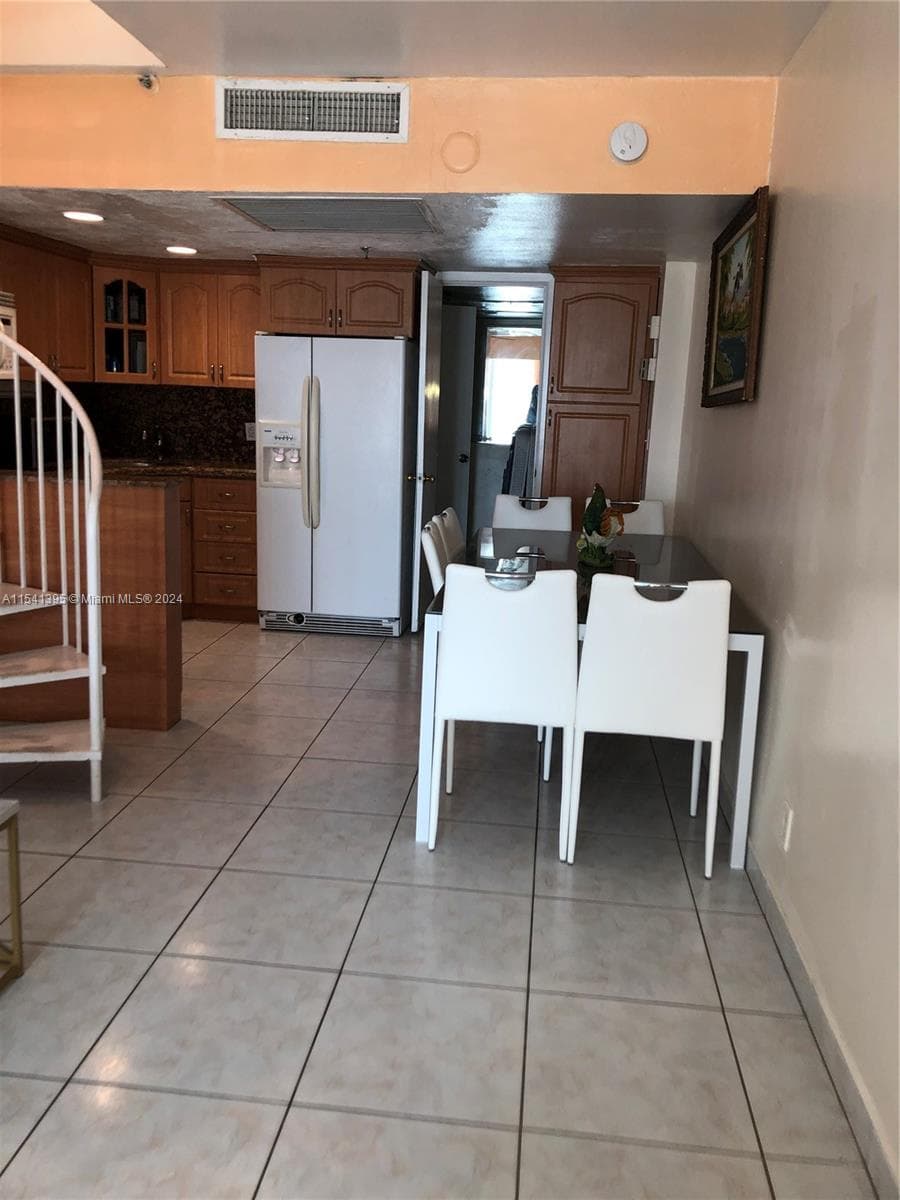 A11541395 — Miami Beach — 3