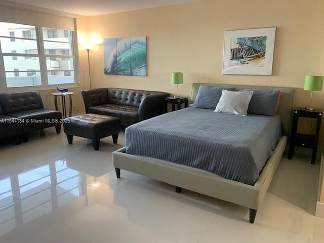 A11544134 — Miami Beach