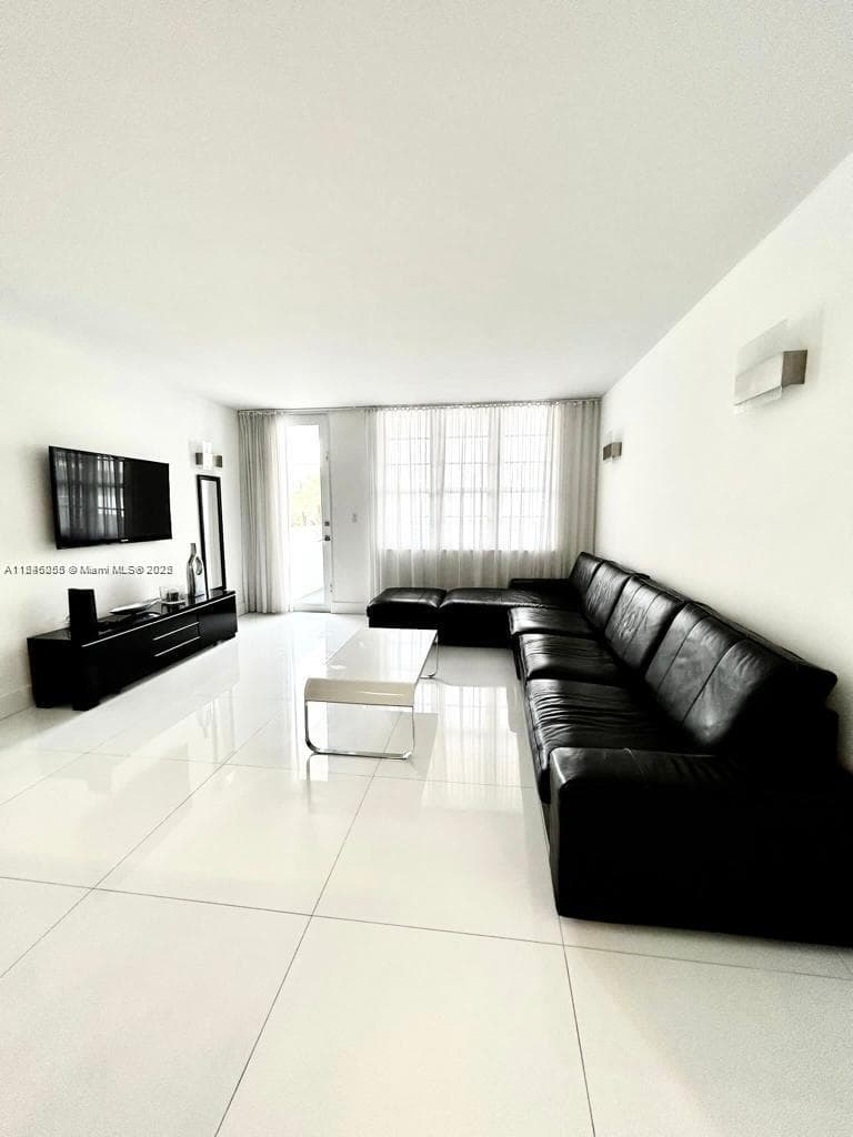 A11545055 — Miami Beach — 2