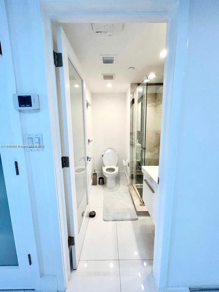 A11545055 — Miami Beach — 17