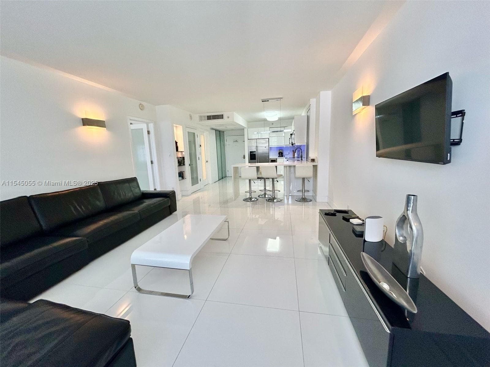 A11545055 — Miami Beach