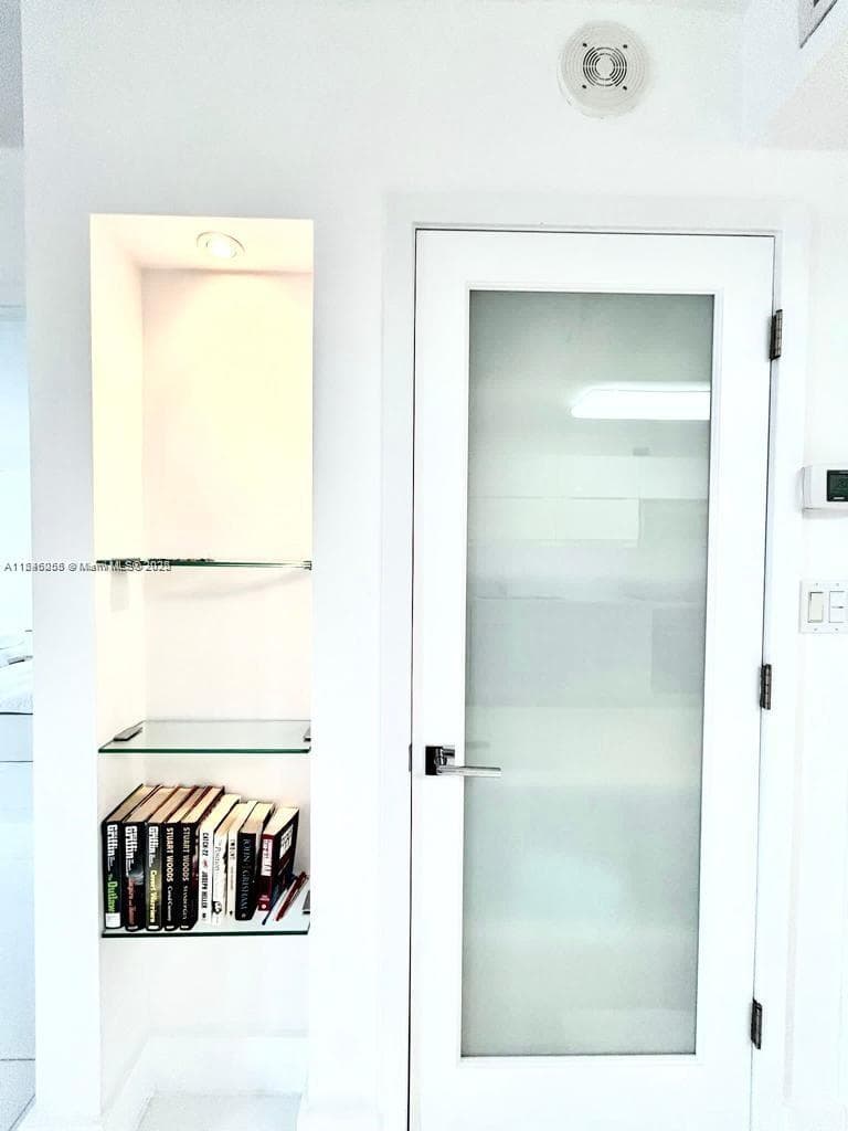 A11545055 — Miami Beach — 20