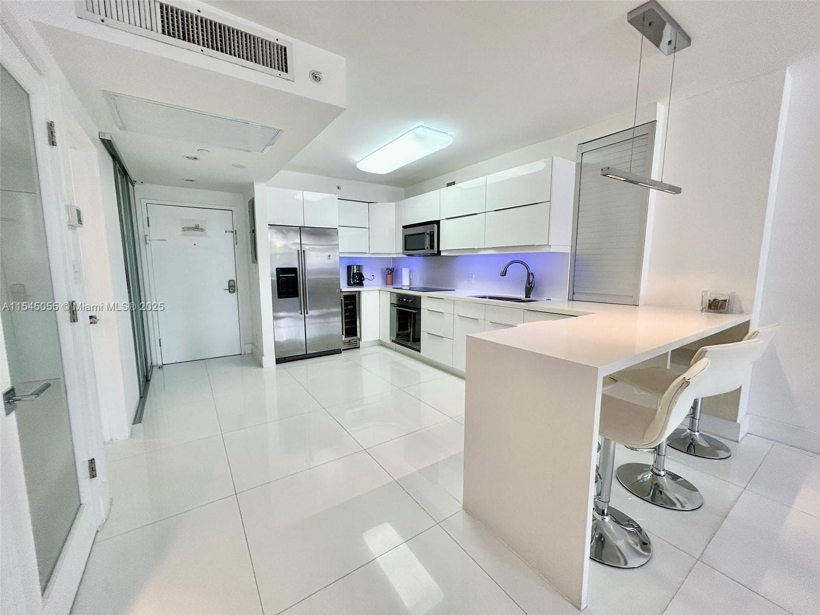 A11545055 — Miami Beach — 4