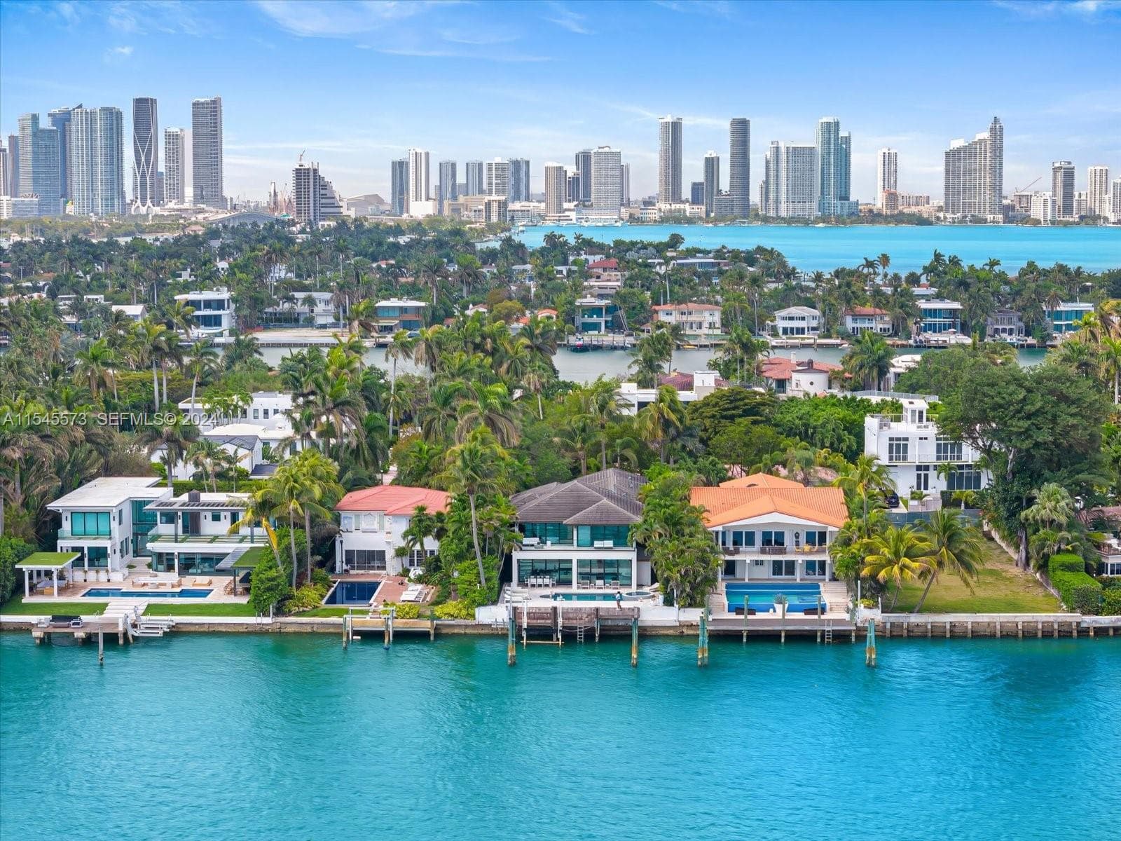A11545573 — Miami Beach — 42