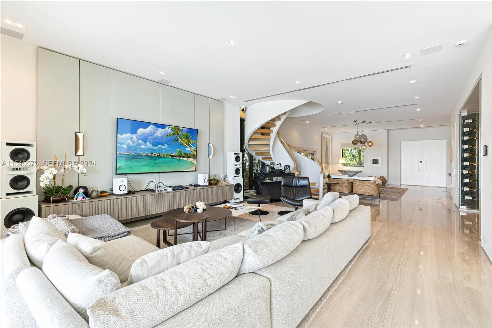 A11545573 — Miami Beach — 13