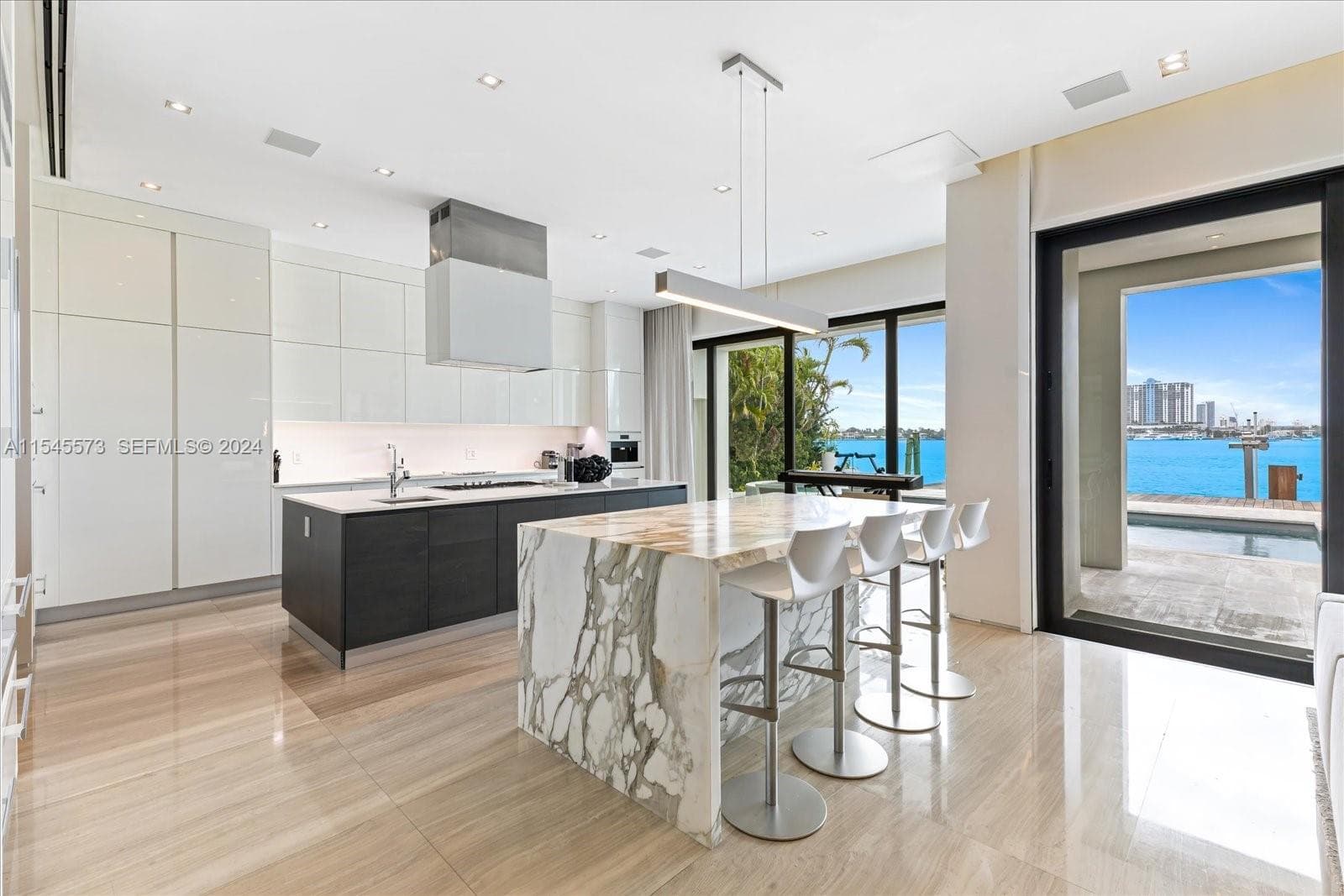 A11545573 — Miami Beach — 16