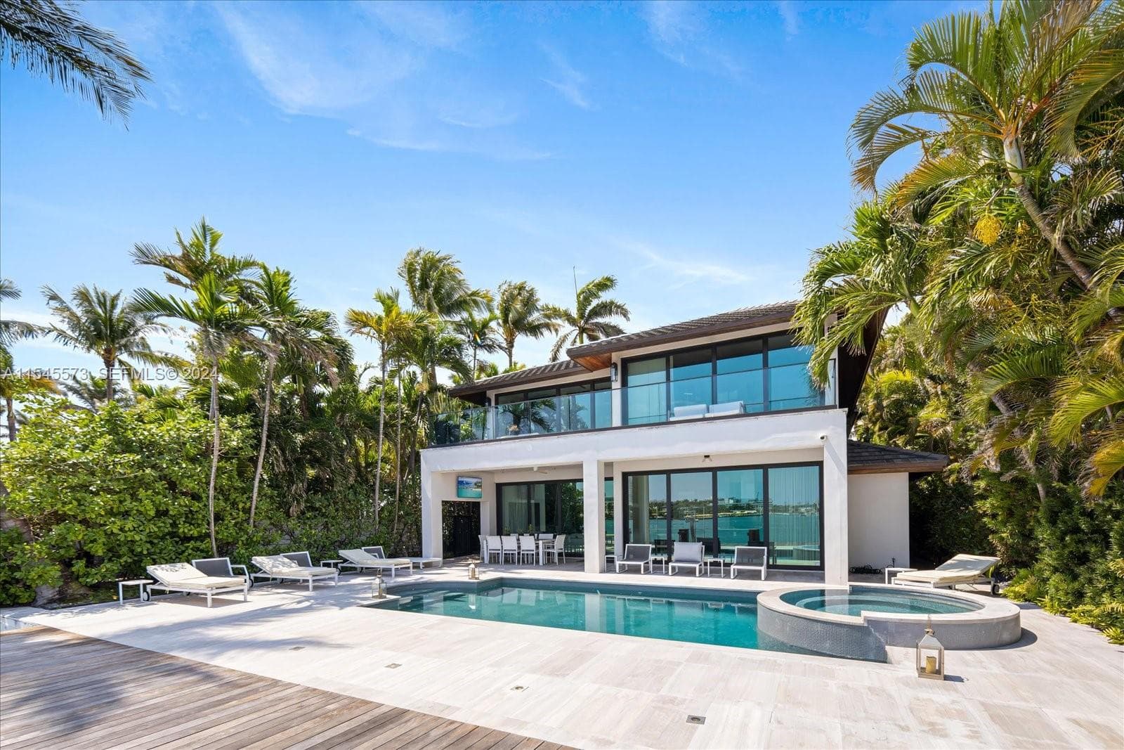 A11545573 — Miami Beach — 34
