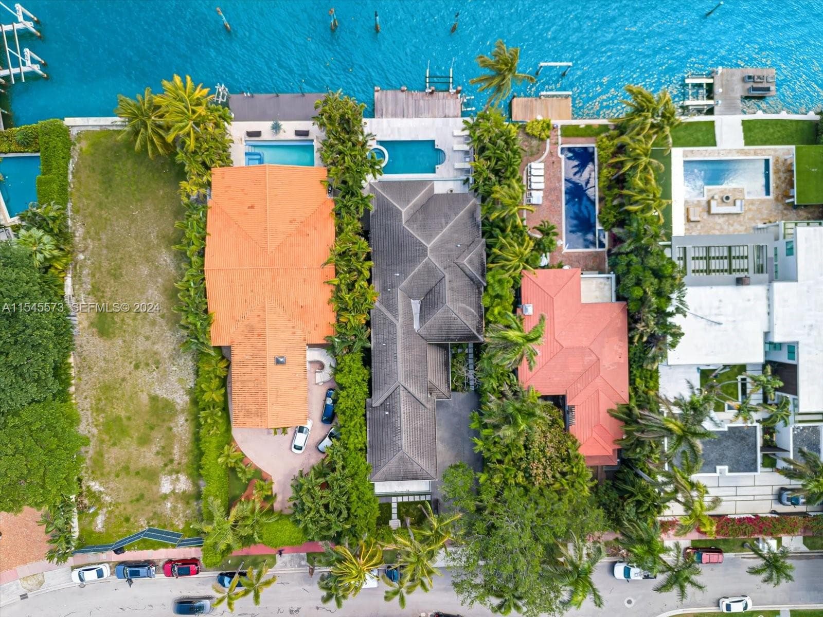 A11545573 — Miami Beach — 45