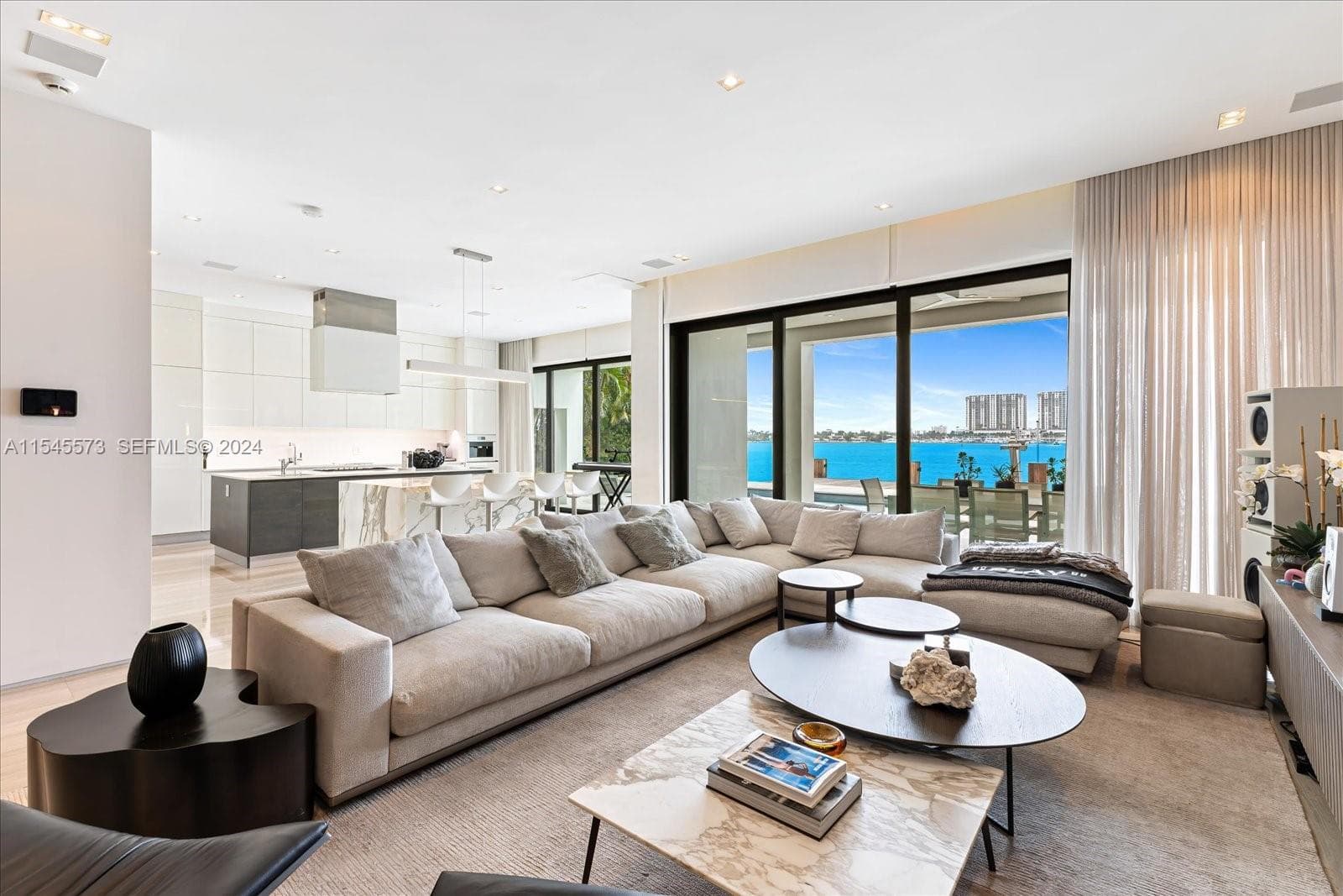A11545573 — Miami Beach — 11