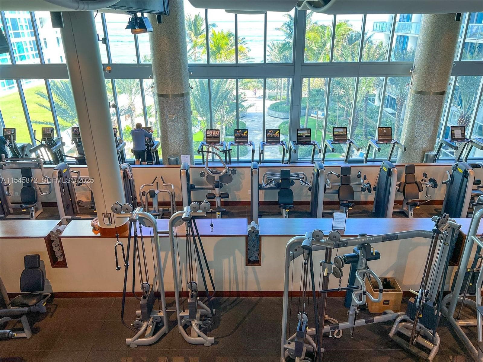 A11545872 — Miami Beach — 31