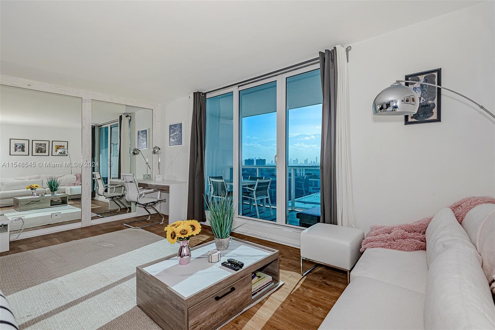 A11548545 — Miami Beach — 10