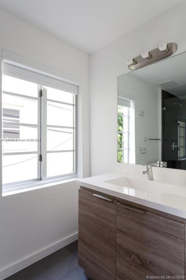 A11548612 — Miami Beach — 16
