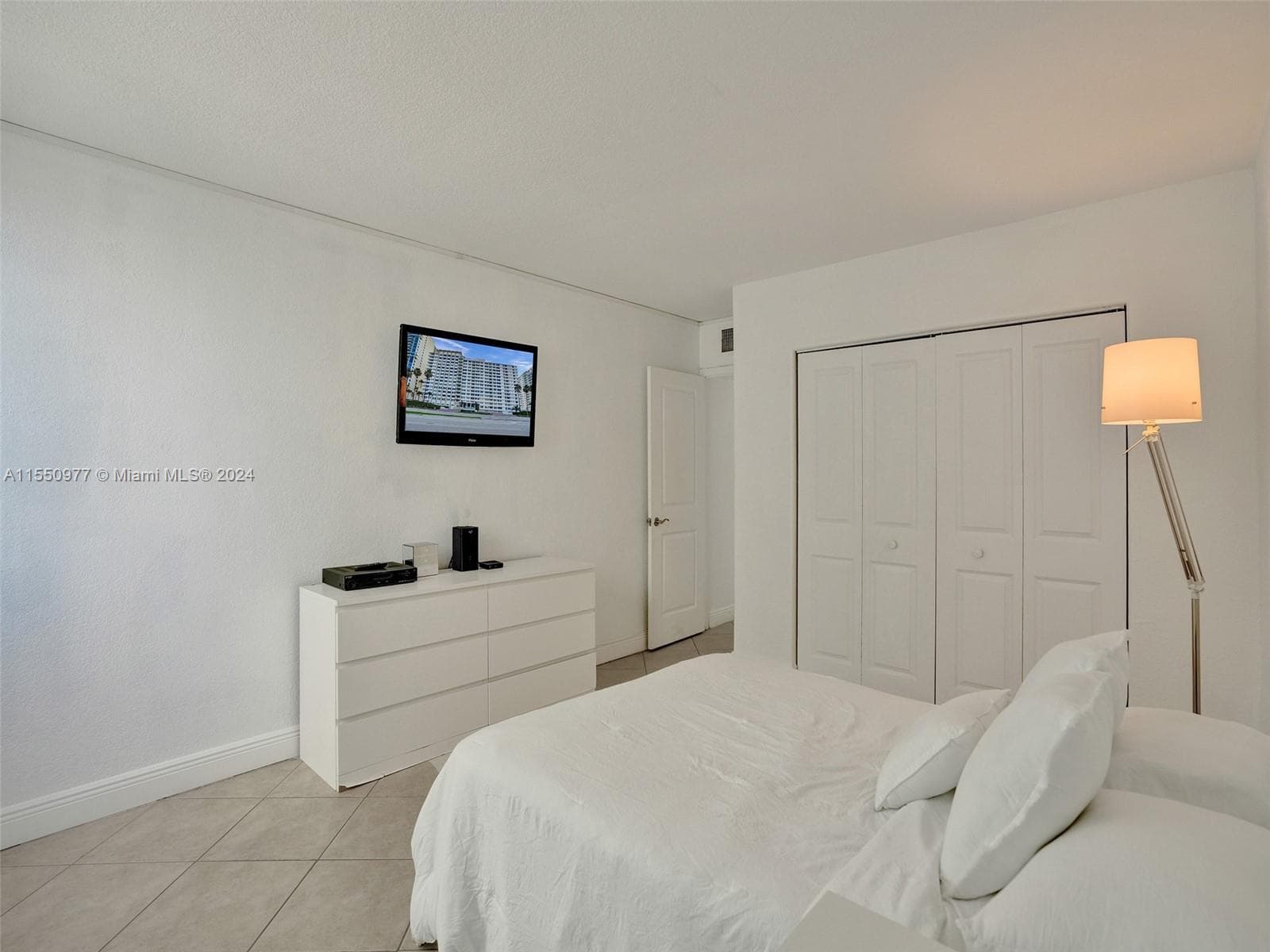 A11550977 — Miami Beach — 23