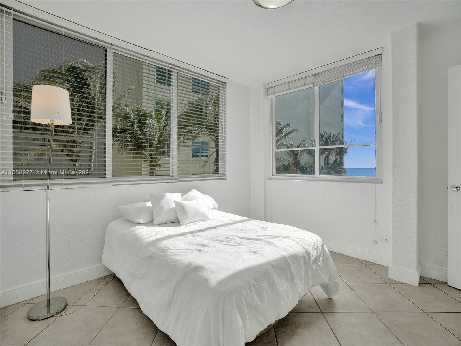 A11550977 — Miami Beach — 13