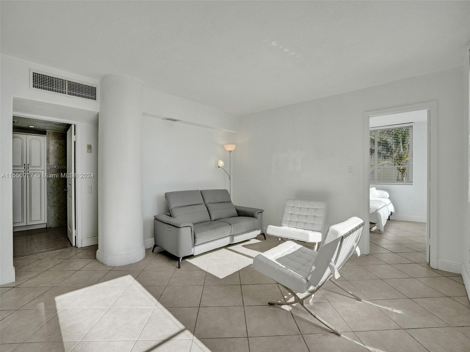 A11550977 — Miami Beach — 12