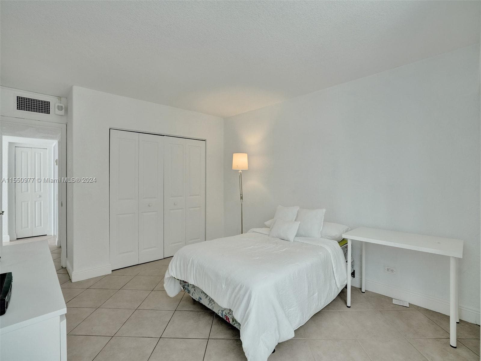 A11550977 — Miami Beach — 22