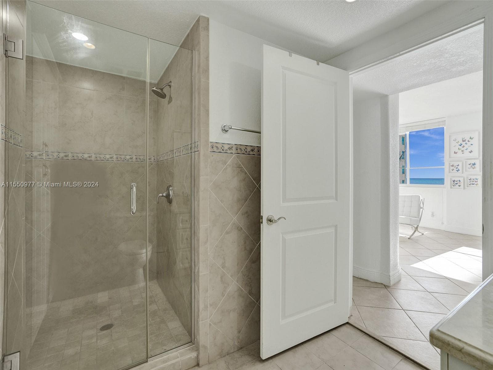 A11550977 — Miami Beach — 18