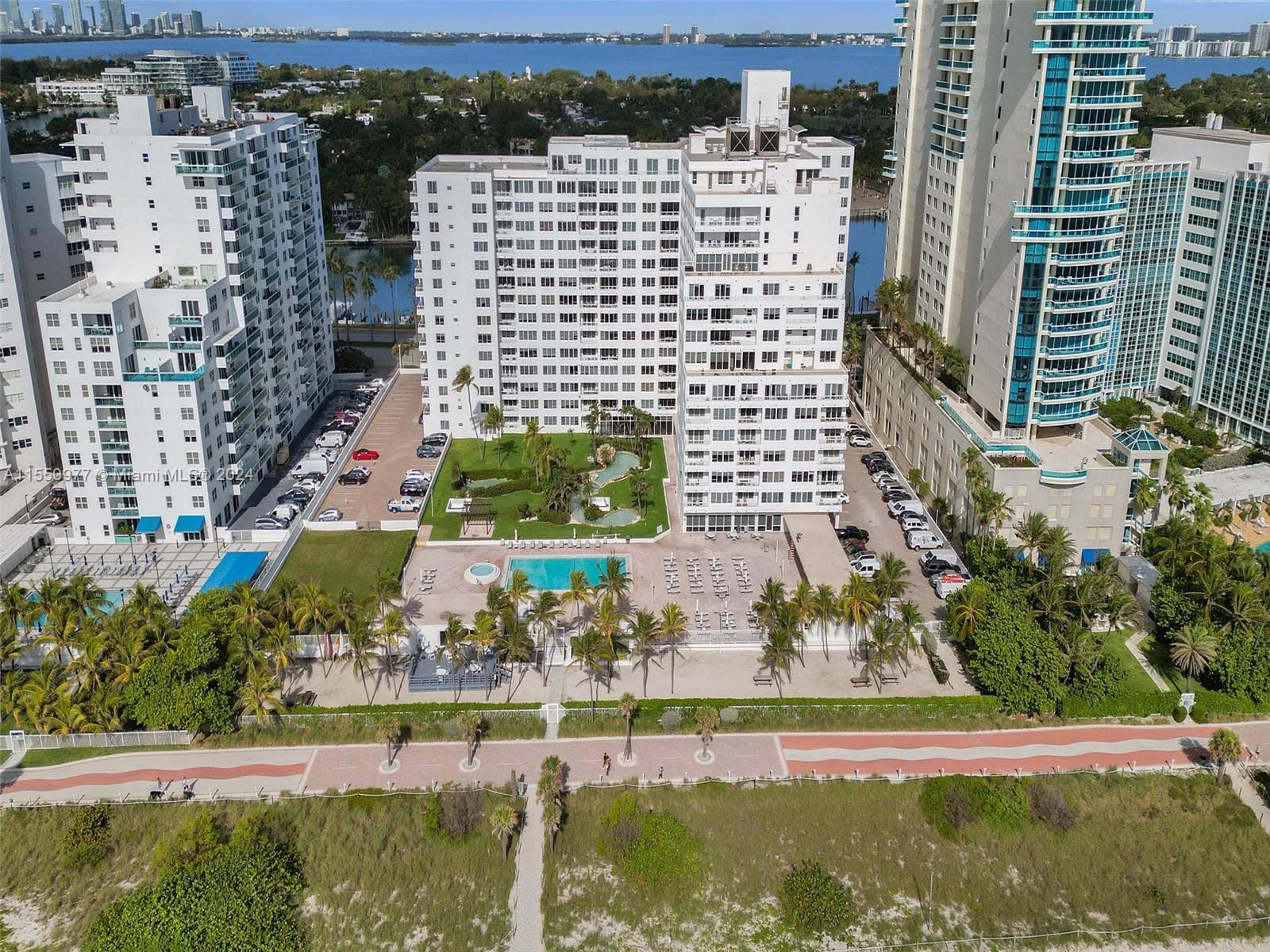 A11550977 — Miami Beach — 40
