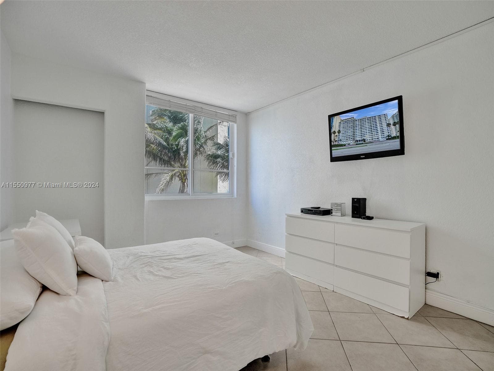 A11550977 — Miami Beach — 21