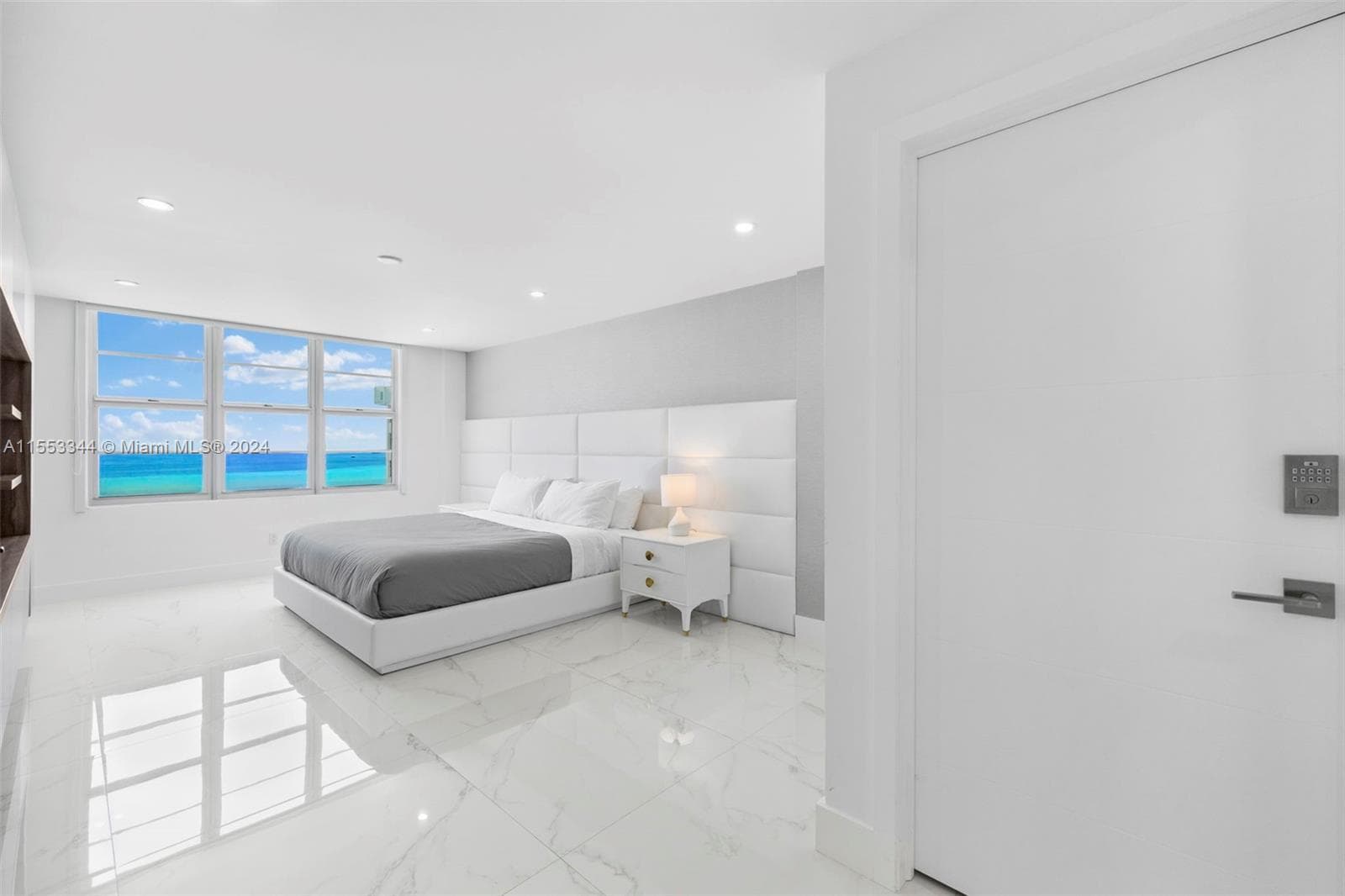 A11553344 — Miami Beach — 36