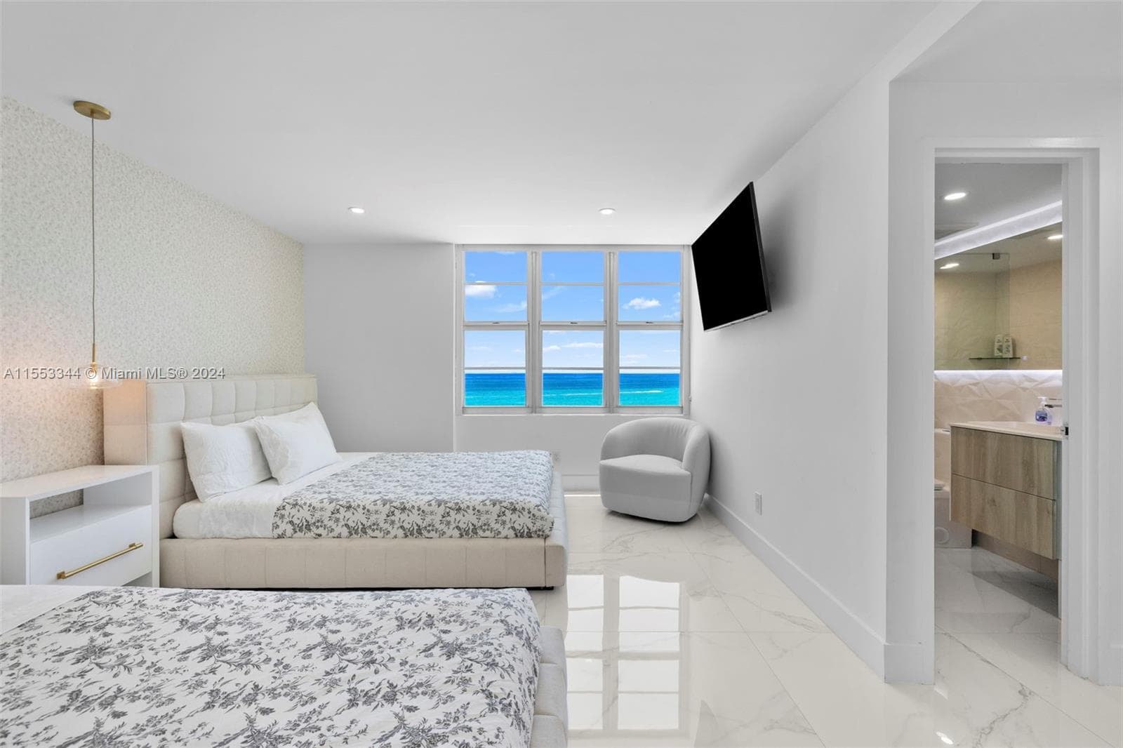 A11553344 — Miami Beach — 28