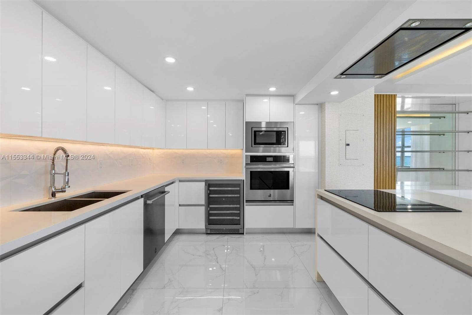 A11553344 — Miami Beach — 5