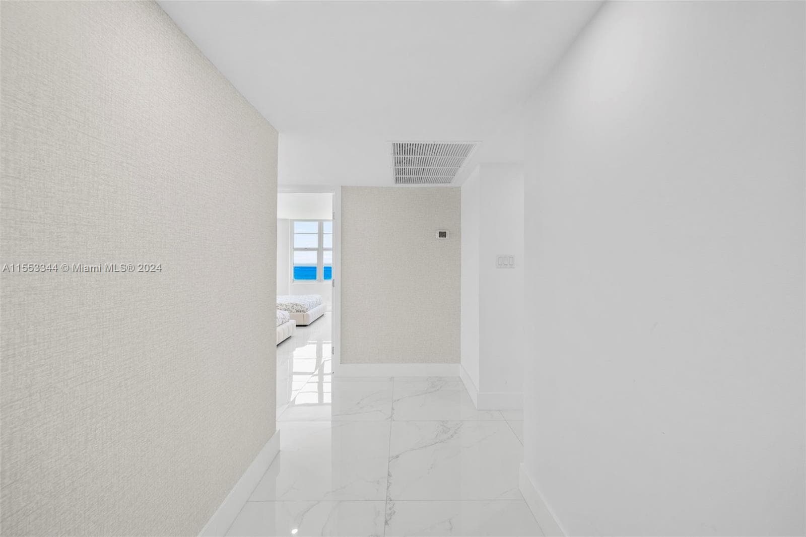 A11553344 — Miami Beach — 24
