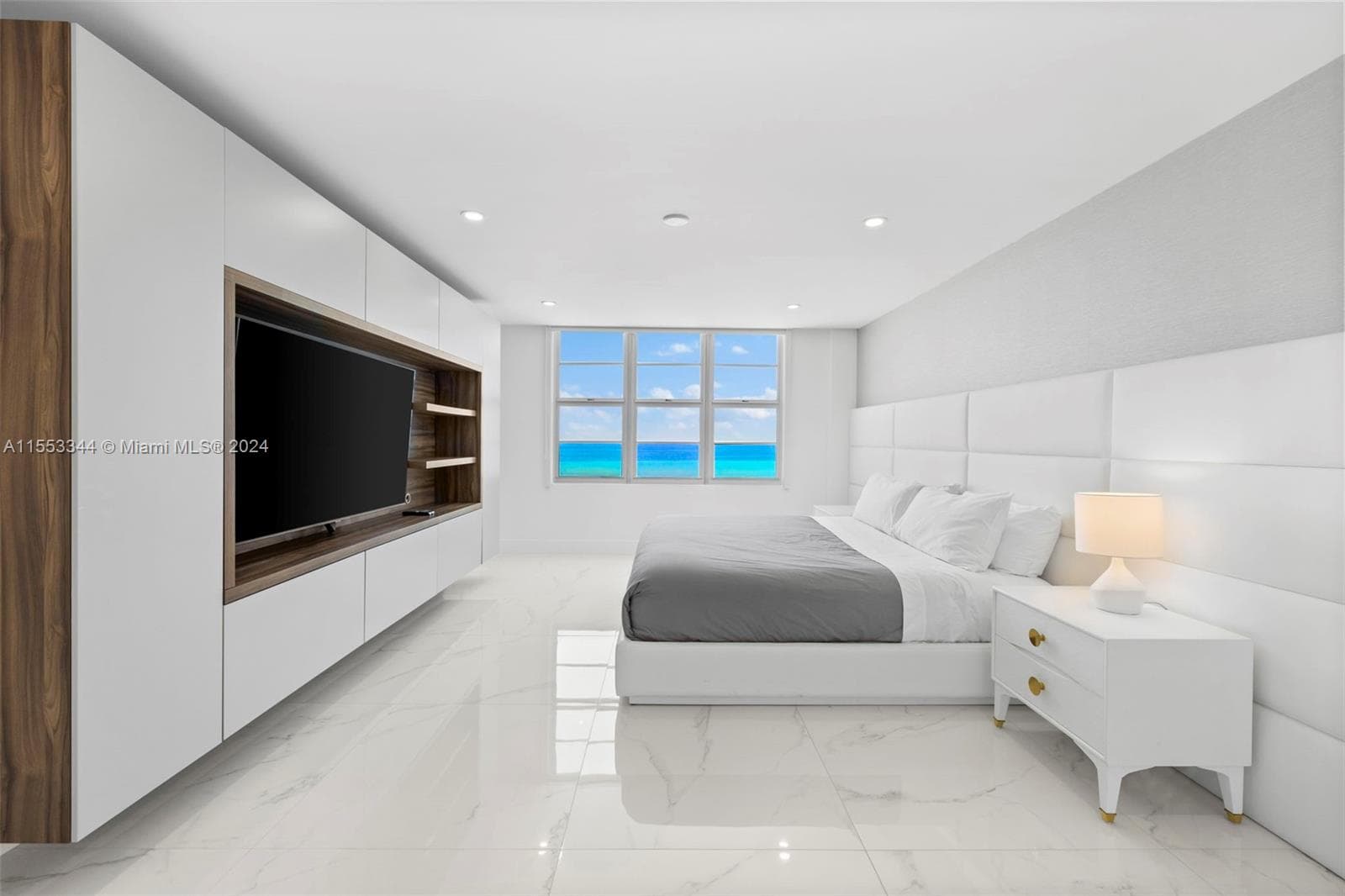 A11553344 — Miami Beach — 37