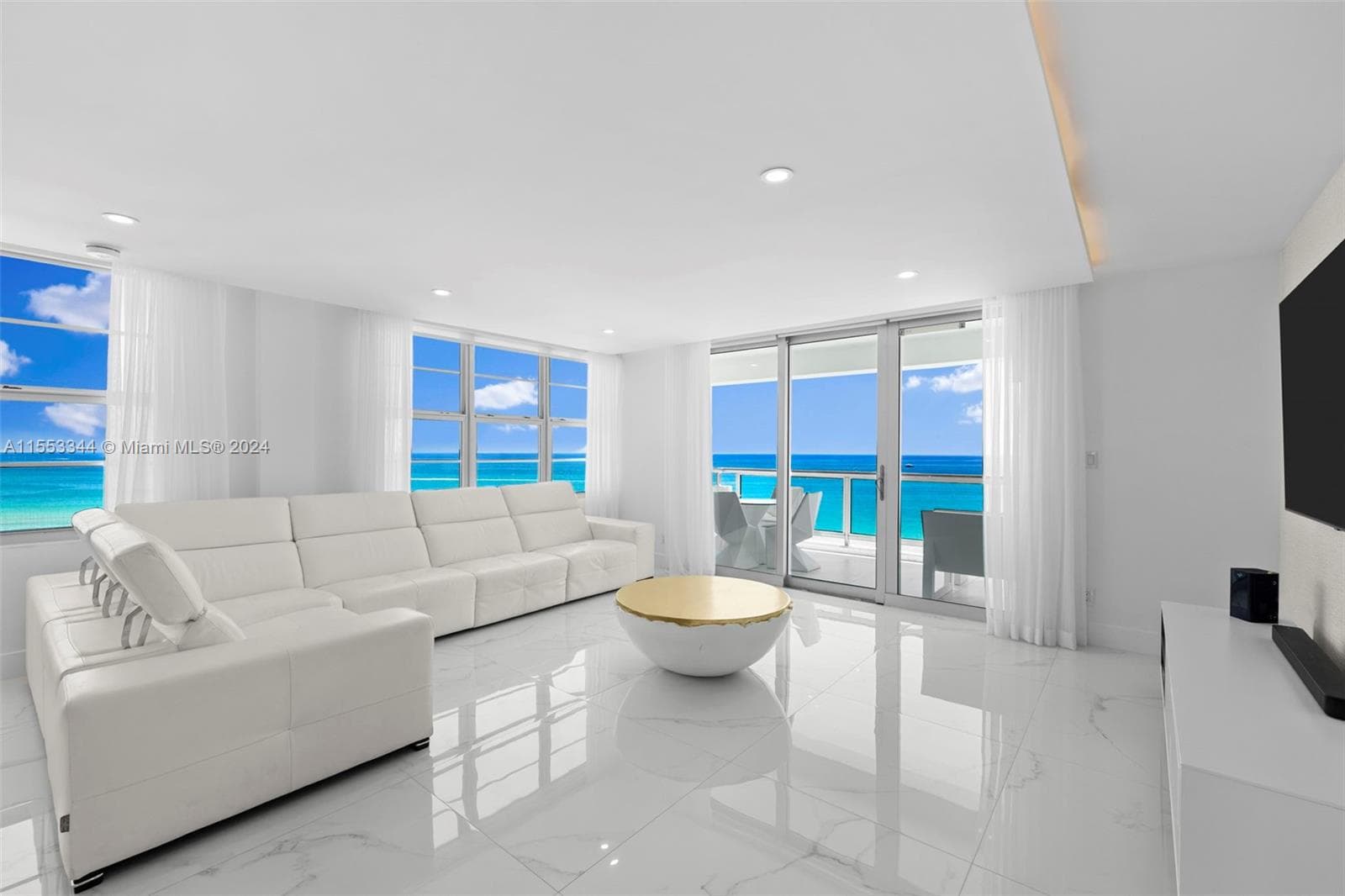 A11553344 — Miami Beach — 15
